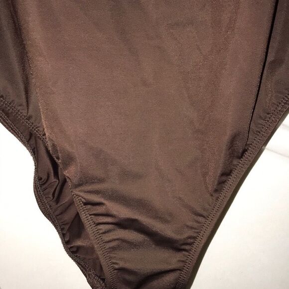 MagicSuit Women's Brown Ruched Buckled Front Stretch One Piece Swimsuit Size 10 - Picture 3 of 9